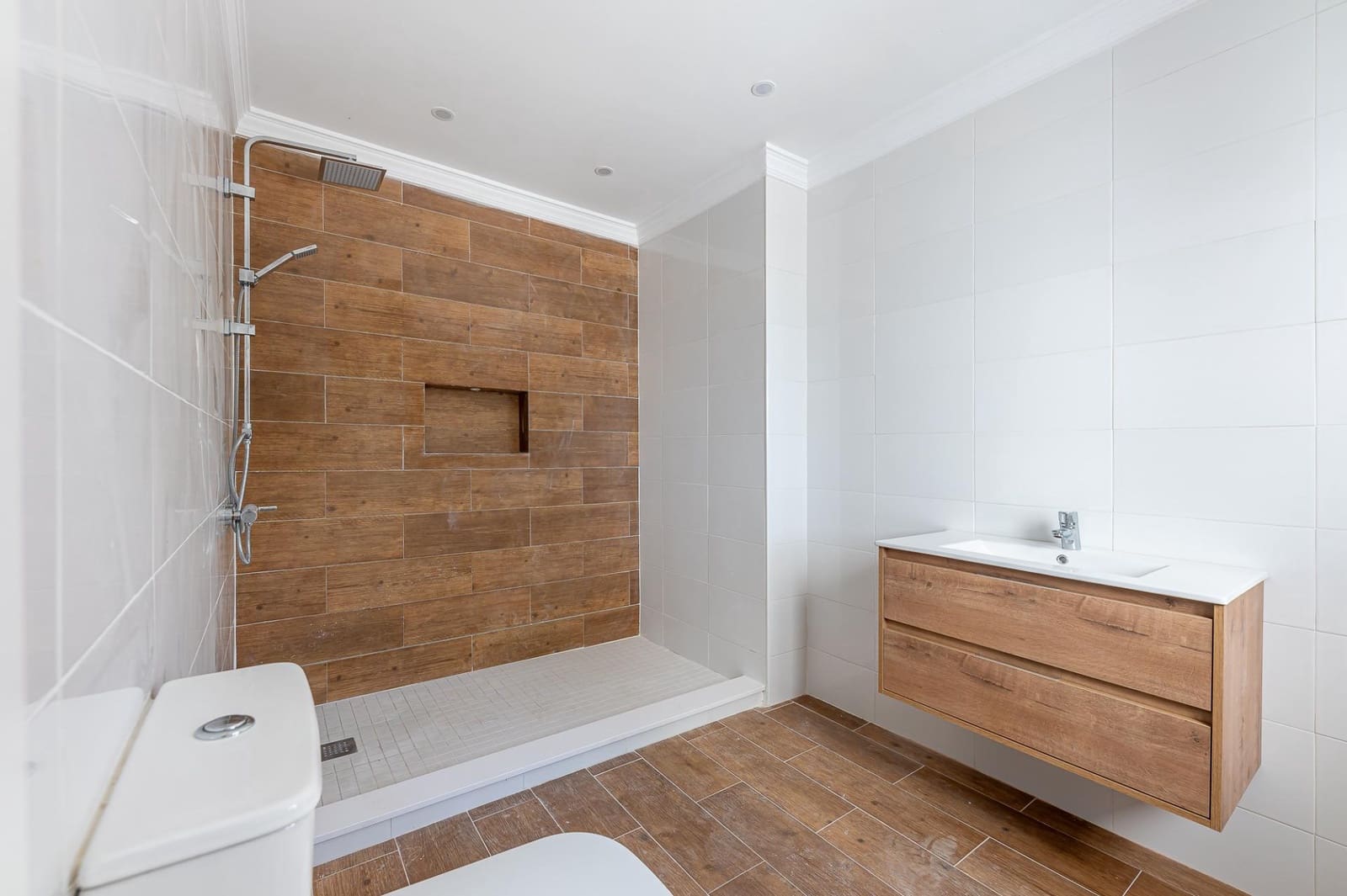 4 Zimmer Villa zu verkaufen in Valtocado mit Pool Garage - 1.399.000 € (Ref: 9699183)