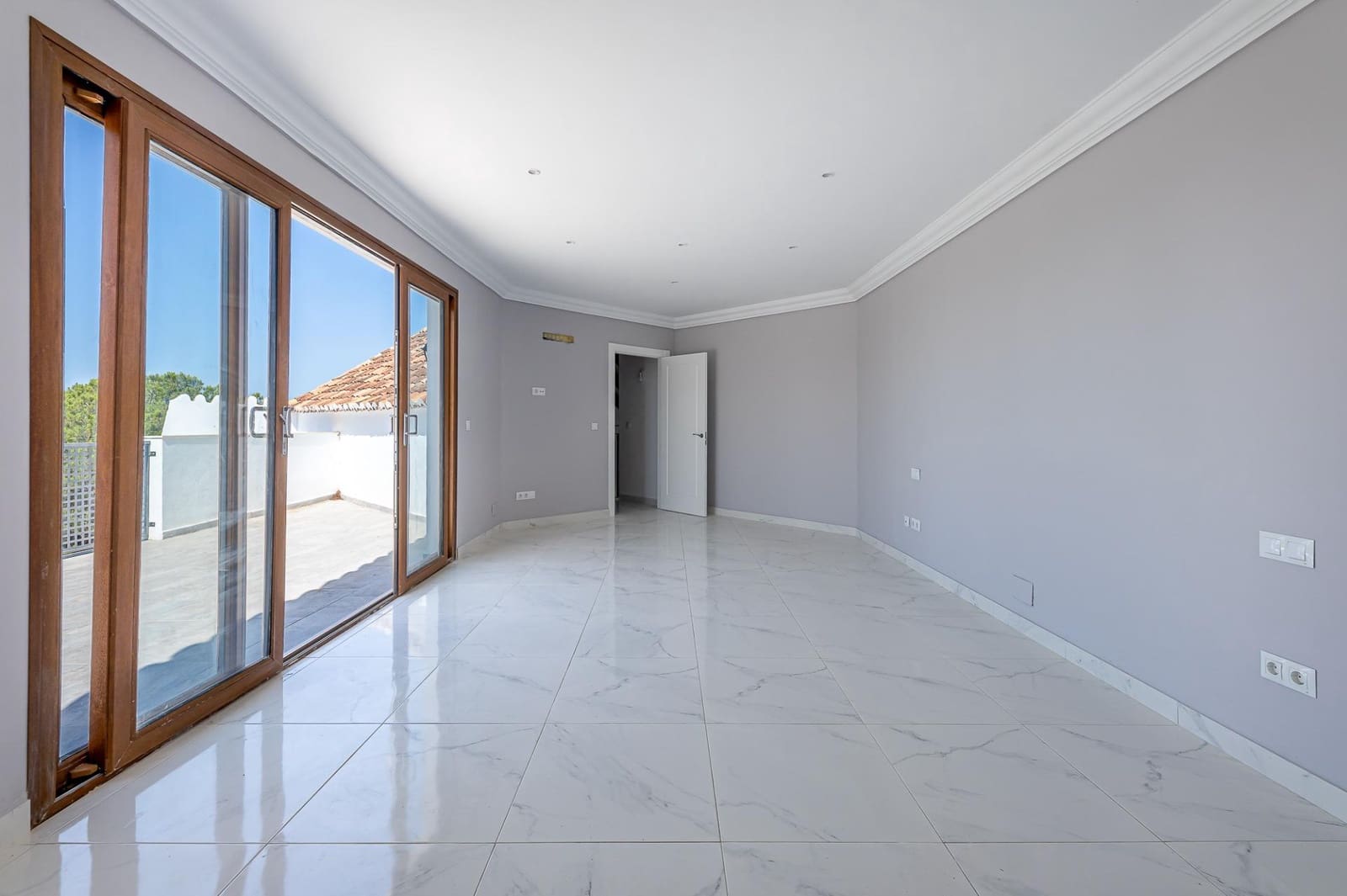 4 Zimmer Villa zu verkaufen in Valtocado mit Pool Garage - 1.399.000 € (Ref: 9699183)