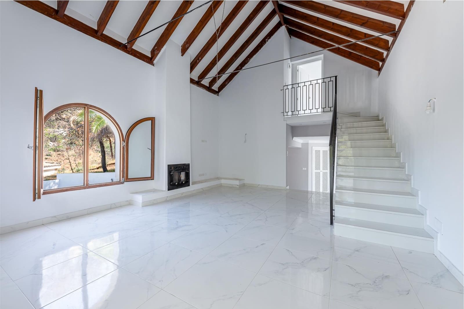 4 Zimmer Villa zu verkaufen in Valtocado mit Pool Garage - 1.399.000 € (Ref: 9699183)