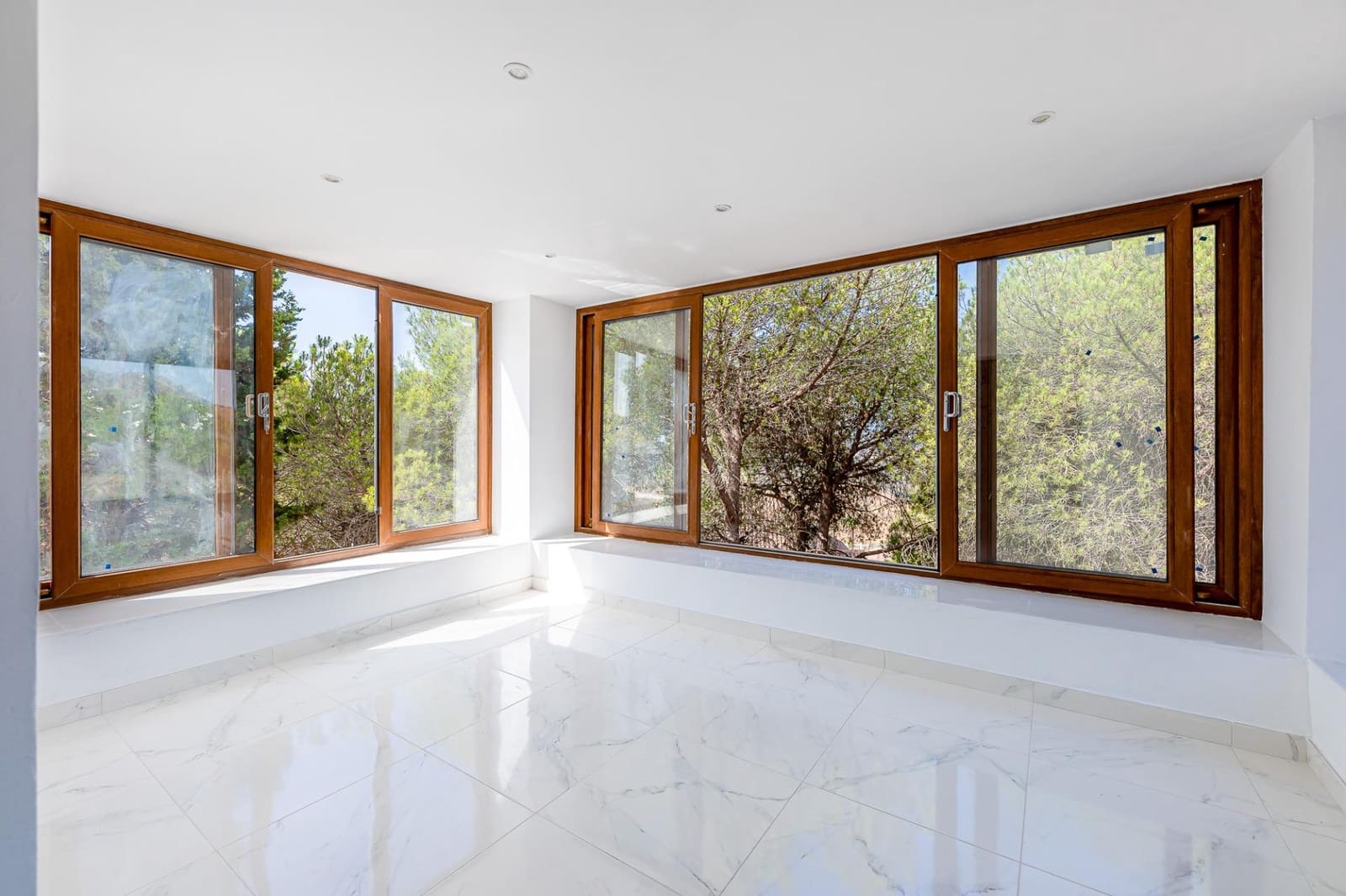 4 Zimmer Villa zu verkaufen in Valtocado mit Pool Garage - 1.399.000 € (Ref: 9699183)