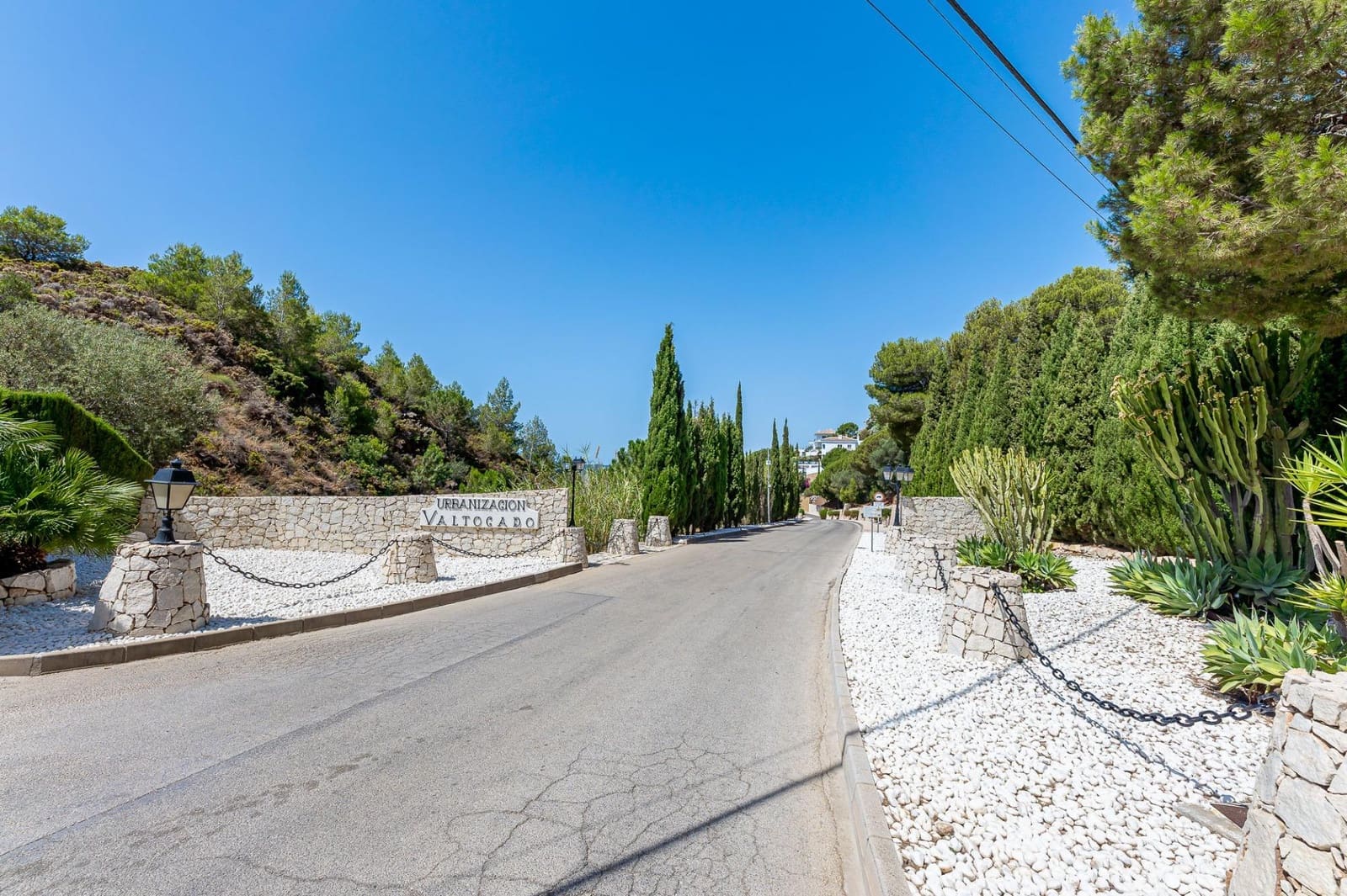 4 Zimmer Villa zu verkaufen in Valtocado mit Pool Garage - 1.399.000 € (Ref: 9699183)