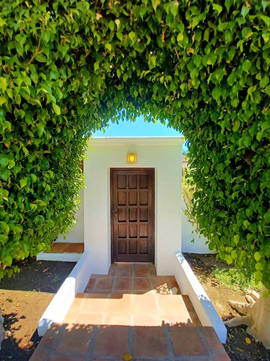 4 bedroom Villa for sale in Mijas Golf with pool garage - € 1,095,000 (Ref: 9699186)