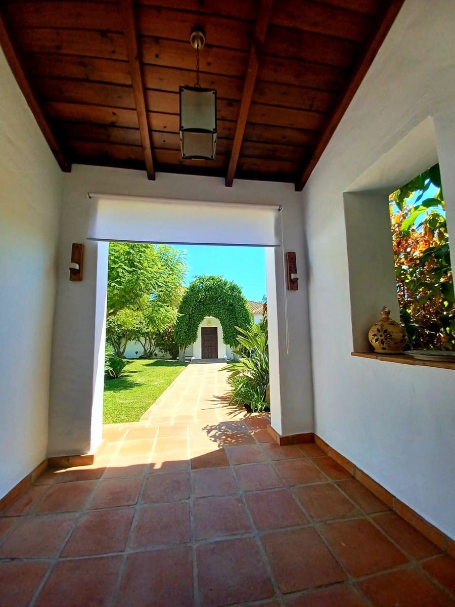 4 bedroom Villa for sale in Mijas Golf with pool garage - € 1,095,000 (Ref: 9699186)