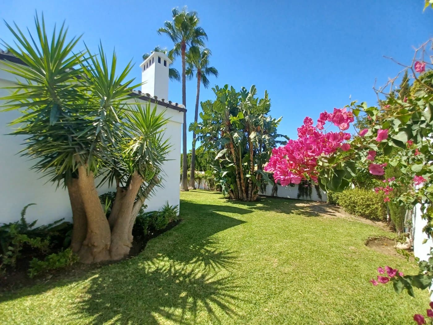 4 bedroom Villa for sale in Mijas Golf with pool garage - € 1,095,000 (Ref: 9699186)