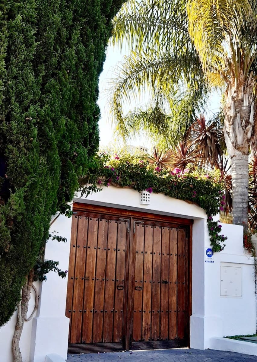 4 bedroom Villa for sale in Mijas Golf with pool garage - € 1,095,000 (Ref: 9699186)