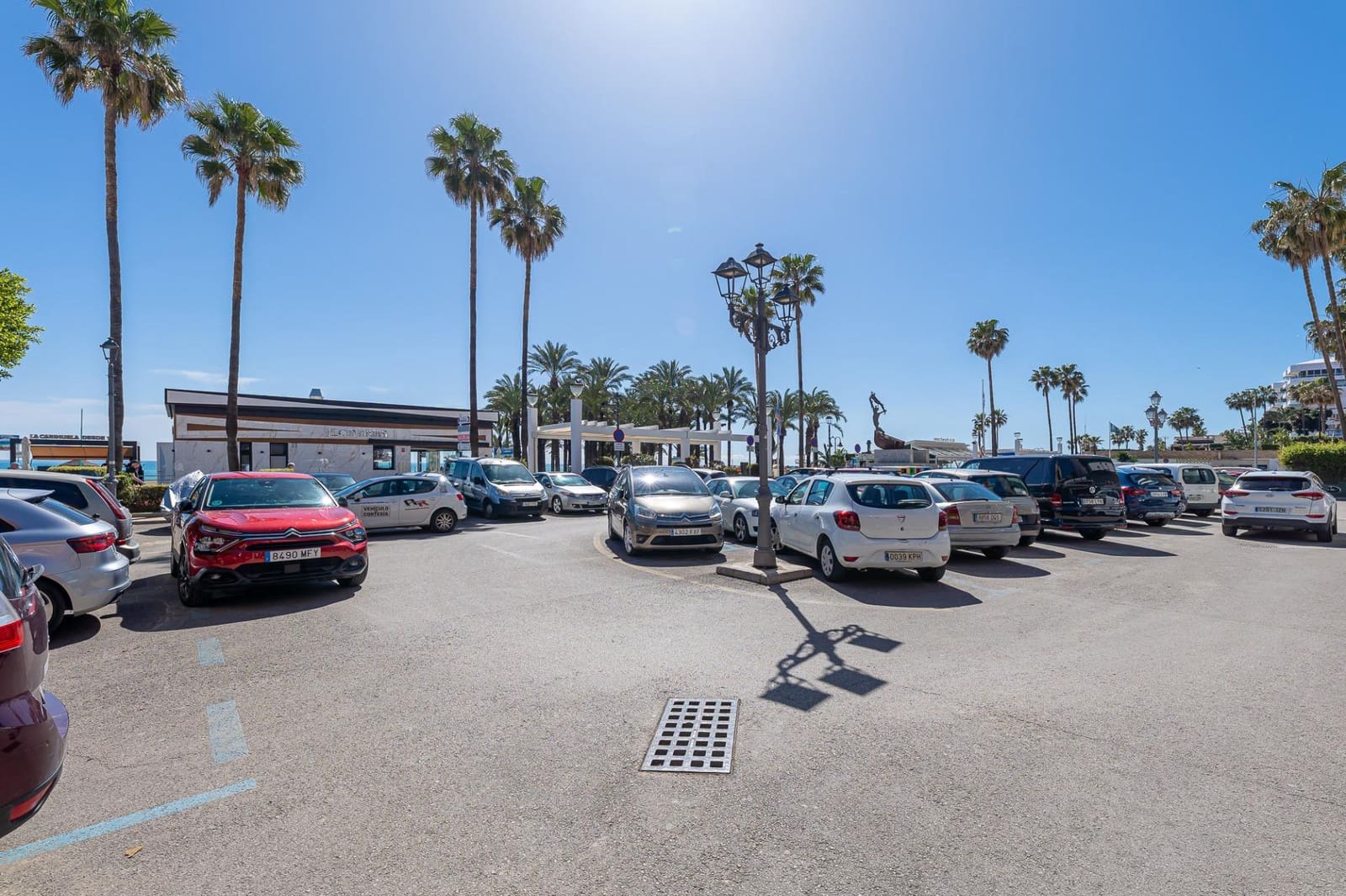 Kaupallinen vuokrattavana paikassa Torremolinos mukana 
autotalli - 2 500 € (Ref: 9701651)