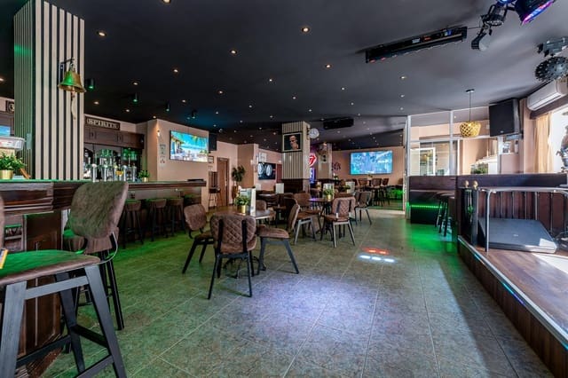 Kommersiell til leie i Torremolinos med garasje - € 2 500 (Ref: 9701651)