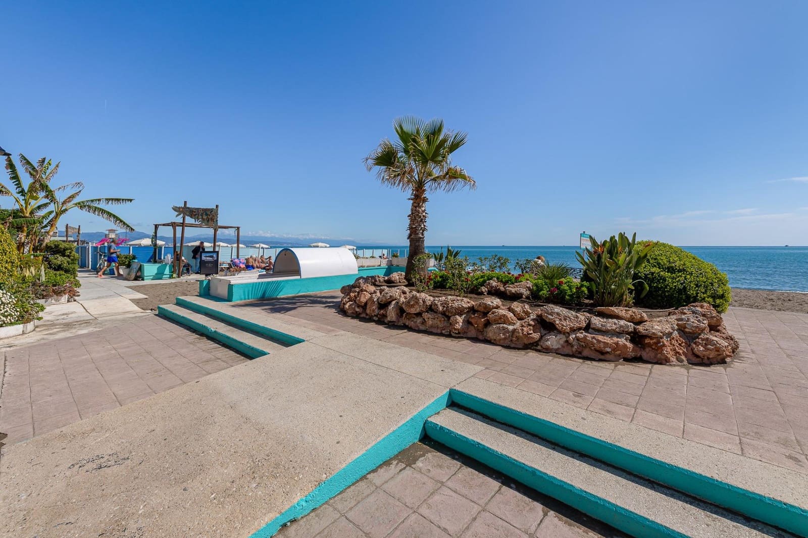 Commercial for rent in Torremolinos with garage - € 2,500 (Ref: 9701651)