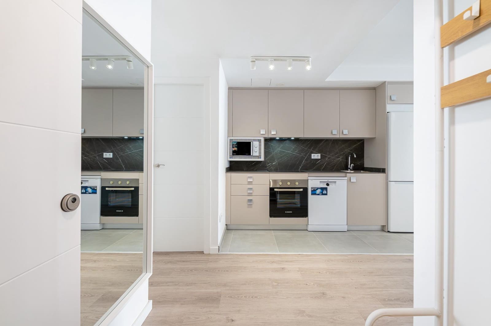 2 Zimmer Apartment zu vermieten in Las Lagunas de Mijas mit Garage - 1.300 € (Ref: 9770689)