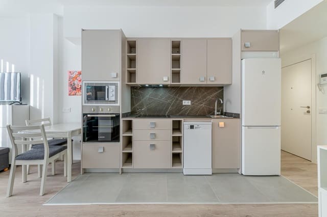 Yksiö vuokrattavana paikassa Las Lagunas de Mijas, Mijas mukana 
autotalli - 900 € (Ref: 9807981)