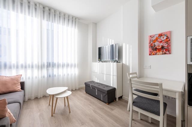 Yksiö vuokrattavana paikassa Las Lagunas de Mijas, Mijas mukana 
autotalli - 900 € (Ref: 9807981)