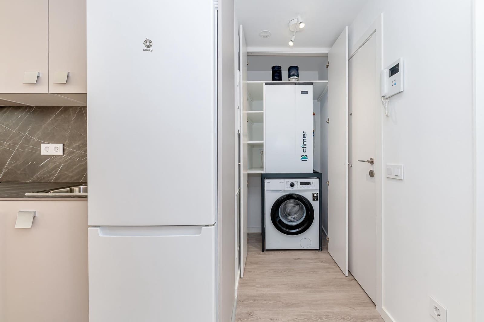 Yksiö vuokrattavana paikassa Las Lagunas de Mijas mukana 
autotalli - 900 € (Ref: 9807981)