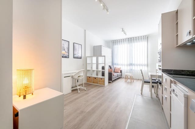 Yksiö vuokrattavana paikassa Las Lagunas de Mijas, Mijas mukana 
autotalli - 900 € (Ref: 9807981)