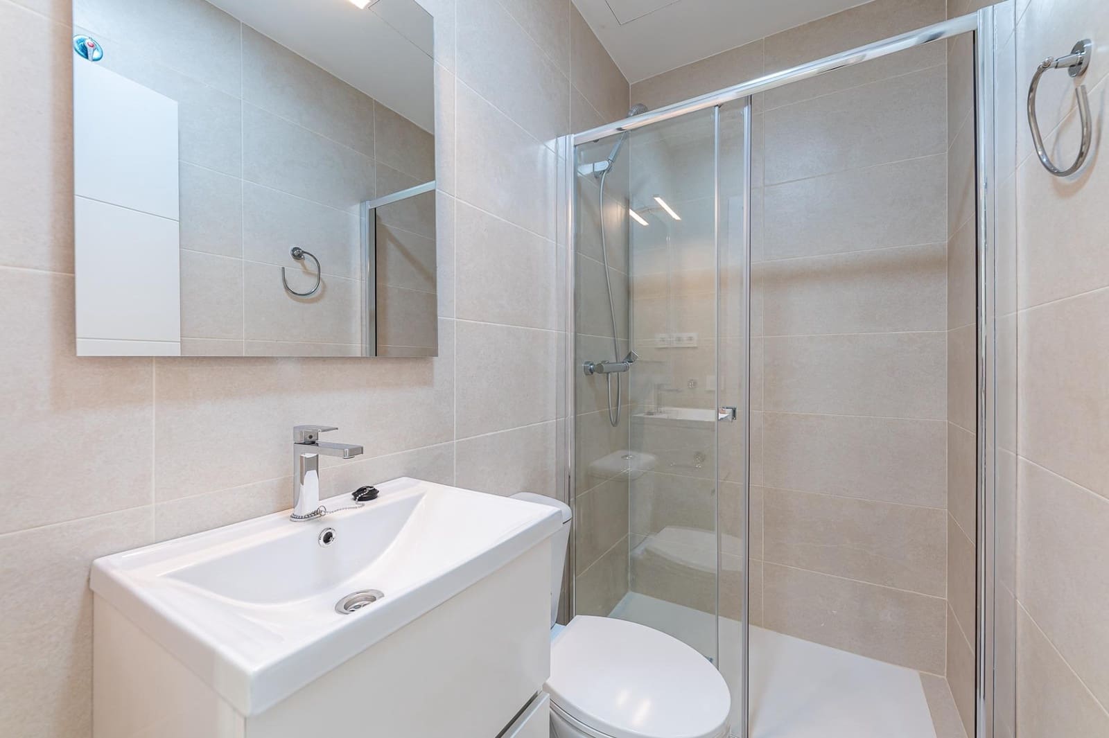 Yksiö vuokrattavana paikassa Las Lagunas de Mijas mukana 
autotalli - 900 € (Ref: 9807981)