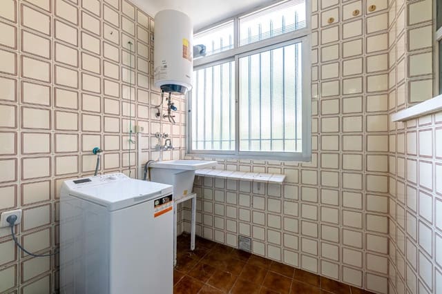 3 makuuhuone Huoneisto myytävänä paikassa Martiricos, Málaga kaupunki mukana 
autotalli - 299 000 € (Ref: 9841155)