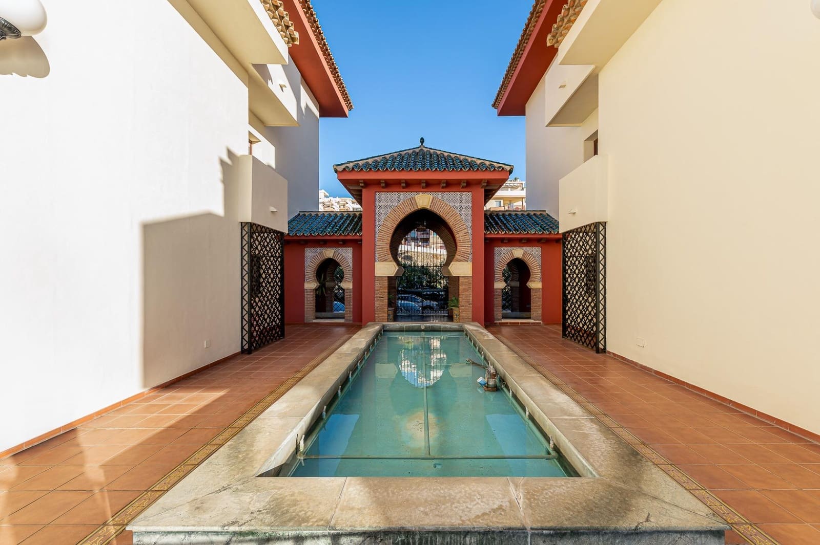 2 soveværelse Lejlighed til salg i Torrequebrada med swimmingpool garage - € 559.000 (Ref: 9851787)