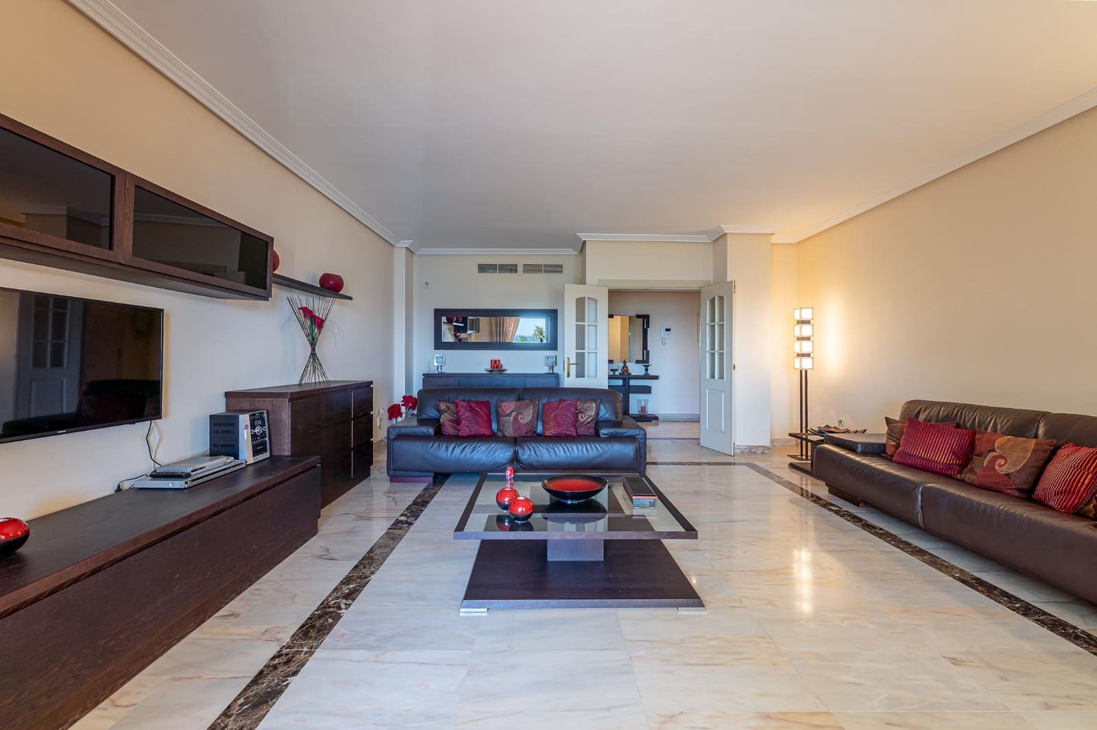 2 soveværelse Lejlighed til salg i Torrequebrada med swimmingpool garage - € 559.000 (Ref: 9851787)