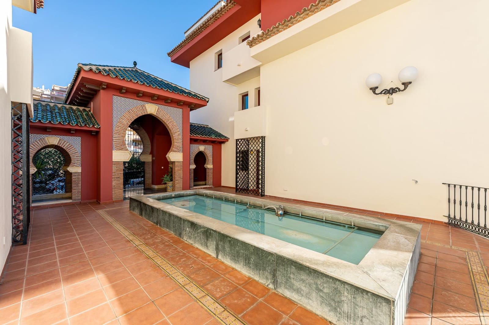 2 soveværelse Lejlighed til salg i Torrequebrada med swimmingpool garage - € 559.000 (Ref: 9851787)