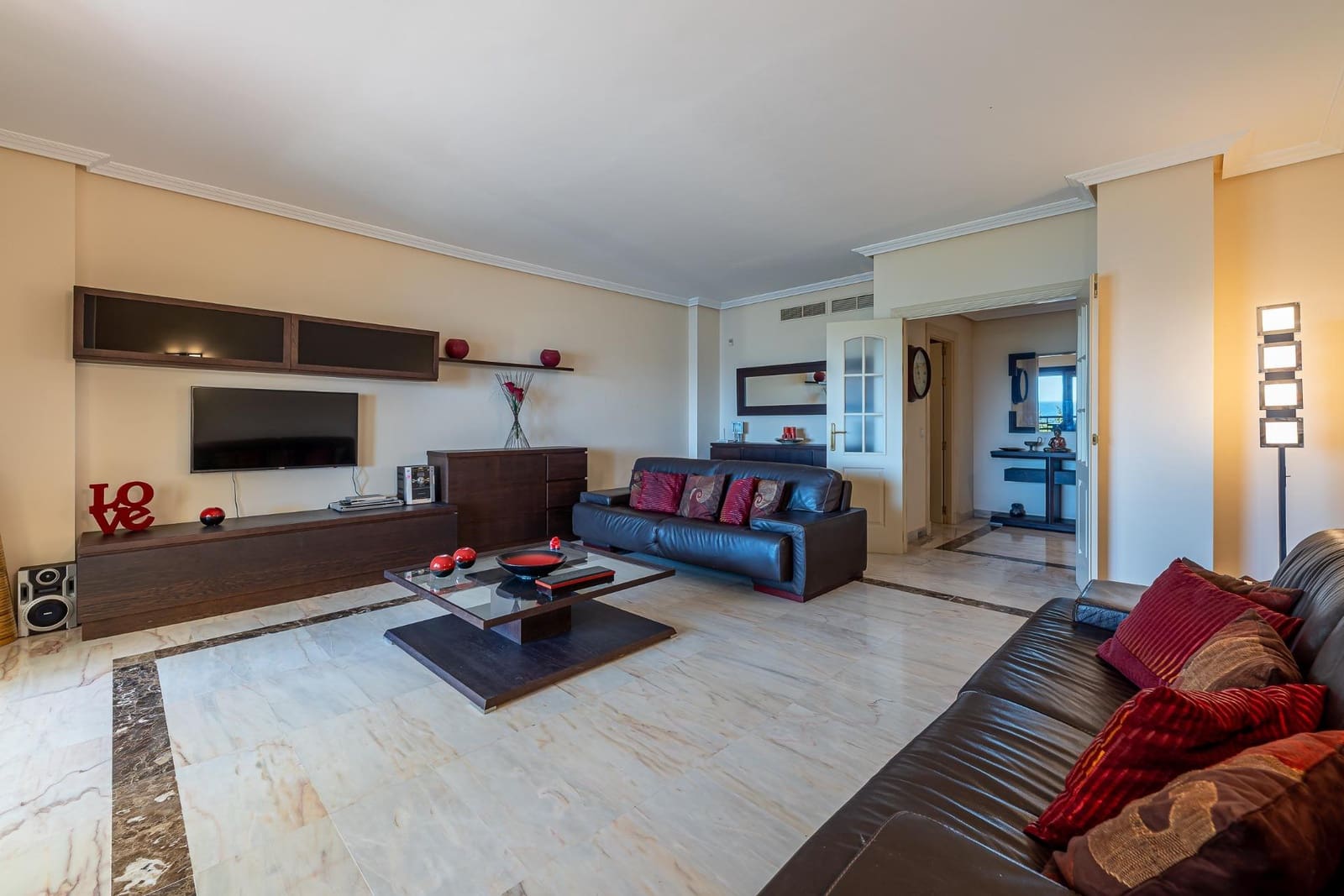 2 soveværelse Lejlighed til salg i Torrequebrada med swimmingpool garage - € 559.000 (Ref: 9851787)
