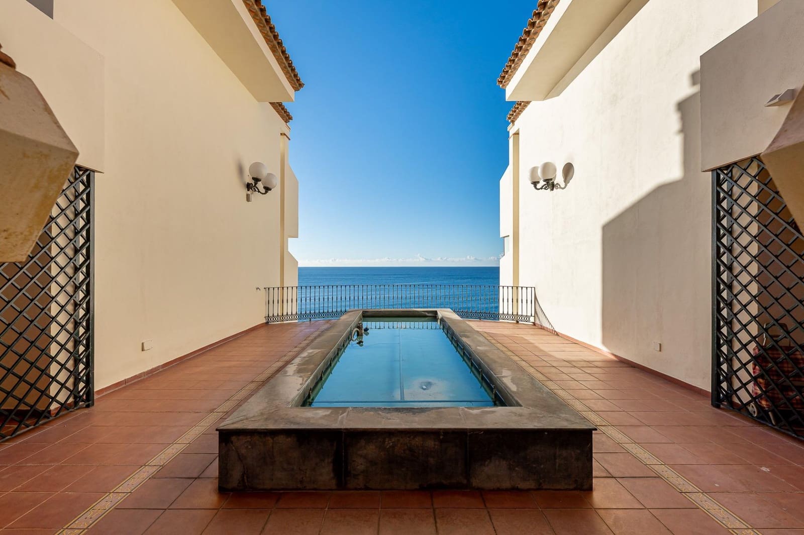2 soveværelse Lejlighed til salg i Torrequebrada med swimmingpool garage - € 559.000 (Ref: 9851787)