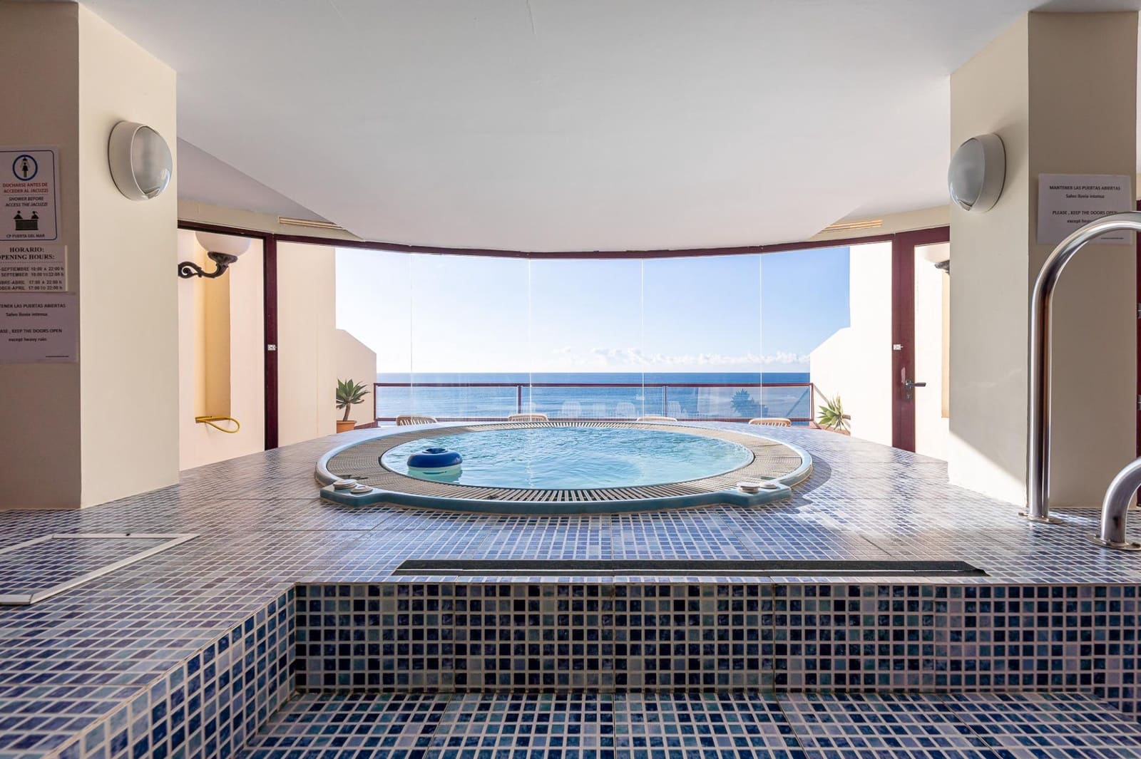 2 soveværelse Lejlighed til salg i Torrequebrada med swimmingpool garage - € 559.000 (Ref: 9851787)