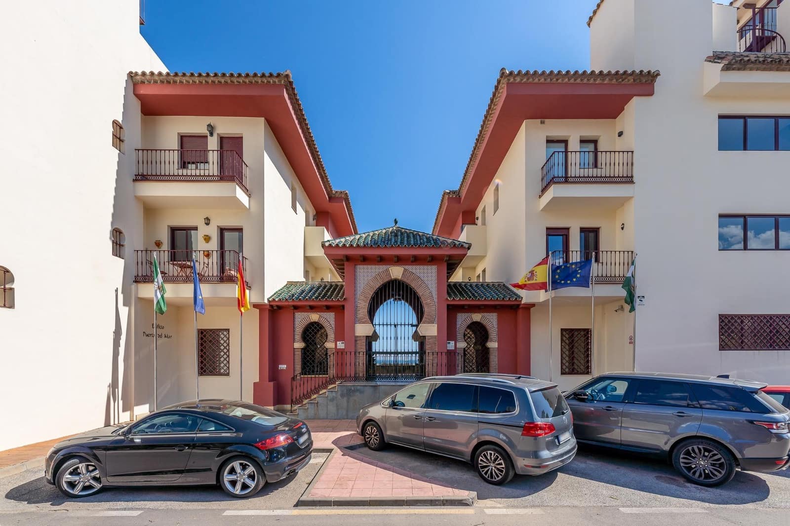 2 soveværelse Lejlighed til salg i Torrequebrada med swimmingpool garage - € 559.000 (Ref: 9851787)