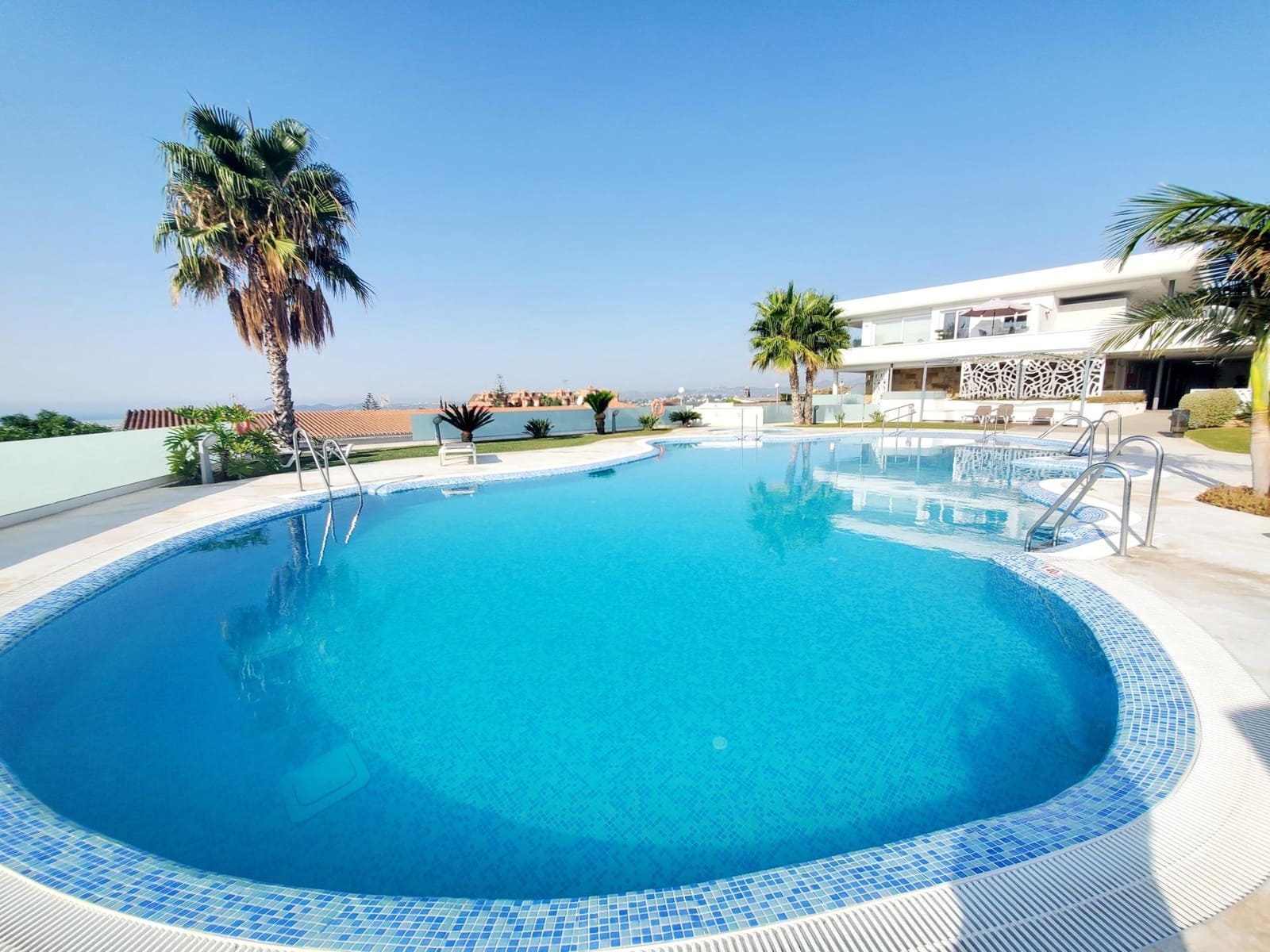 2 sypialnia Apartament na sprzedaż w Fuengirola z basenem garażem - 495 000 € (Ref: 9983169)