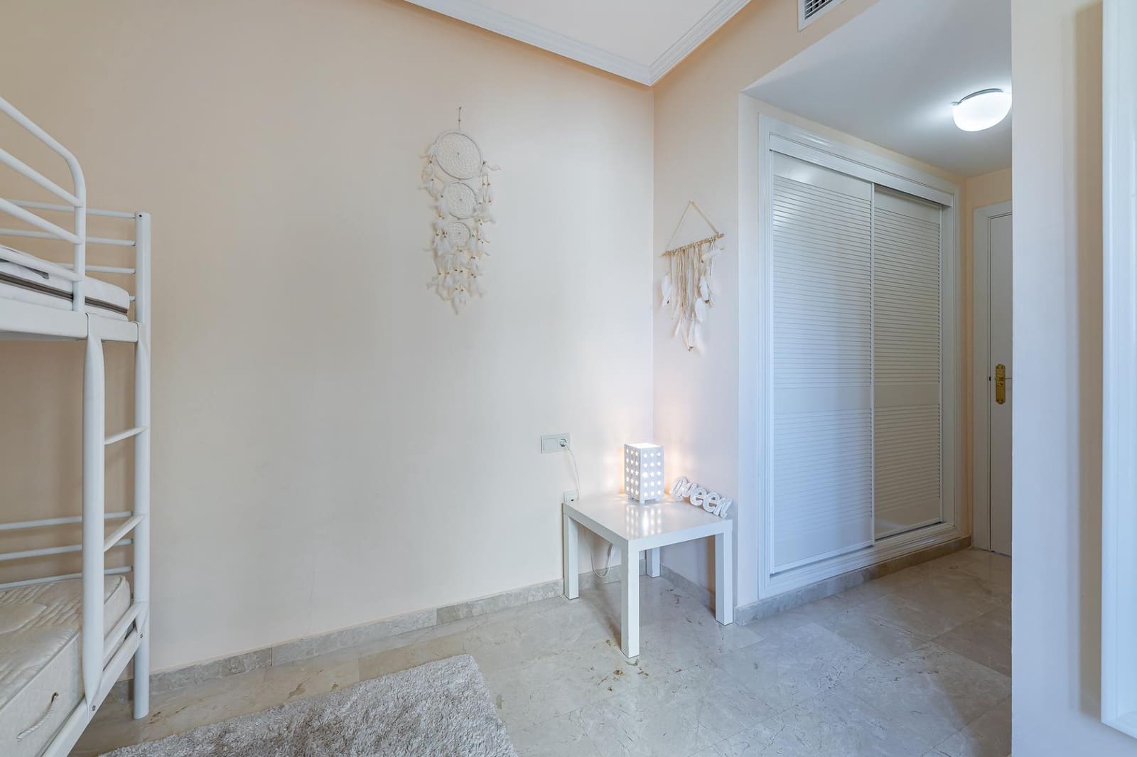 2 soverom Leilighet til salgs i Torrequebrada med svømmebasseng - € 389 000 (Ref: 9998837)