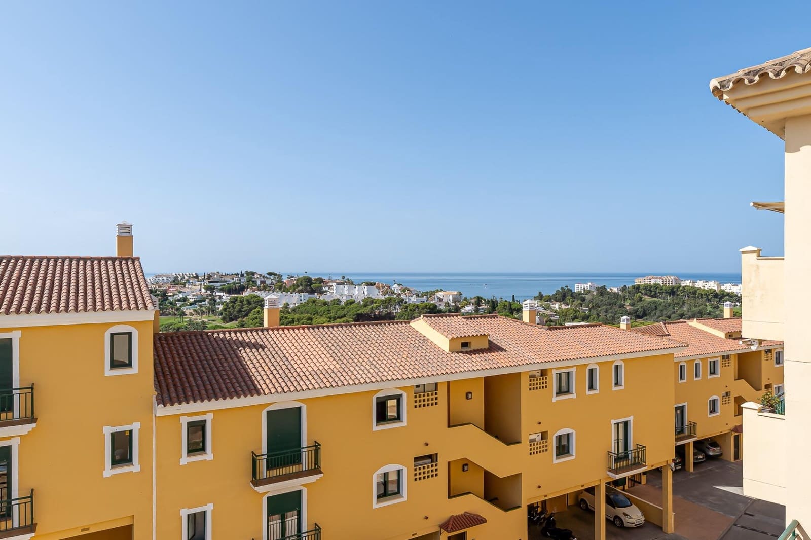 2 soverom Leilighet til salgs i Torrequebrada med svømmebasseng - € 389 000 (Ref: 9998837)