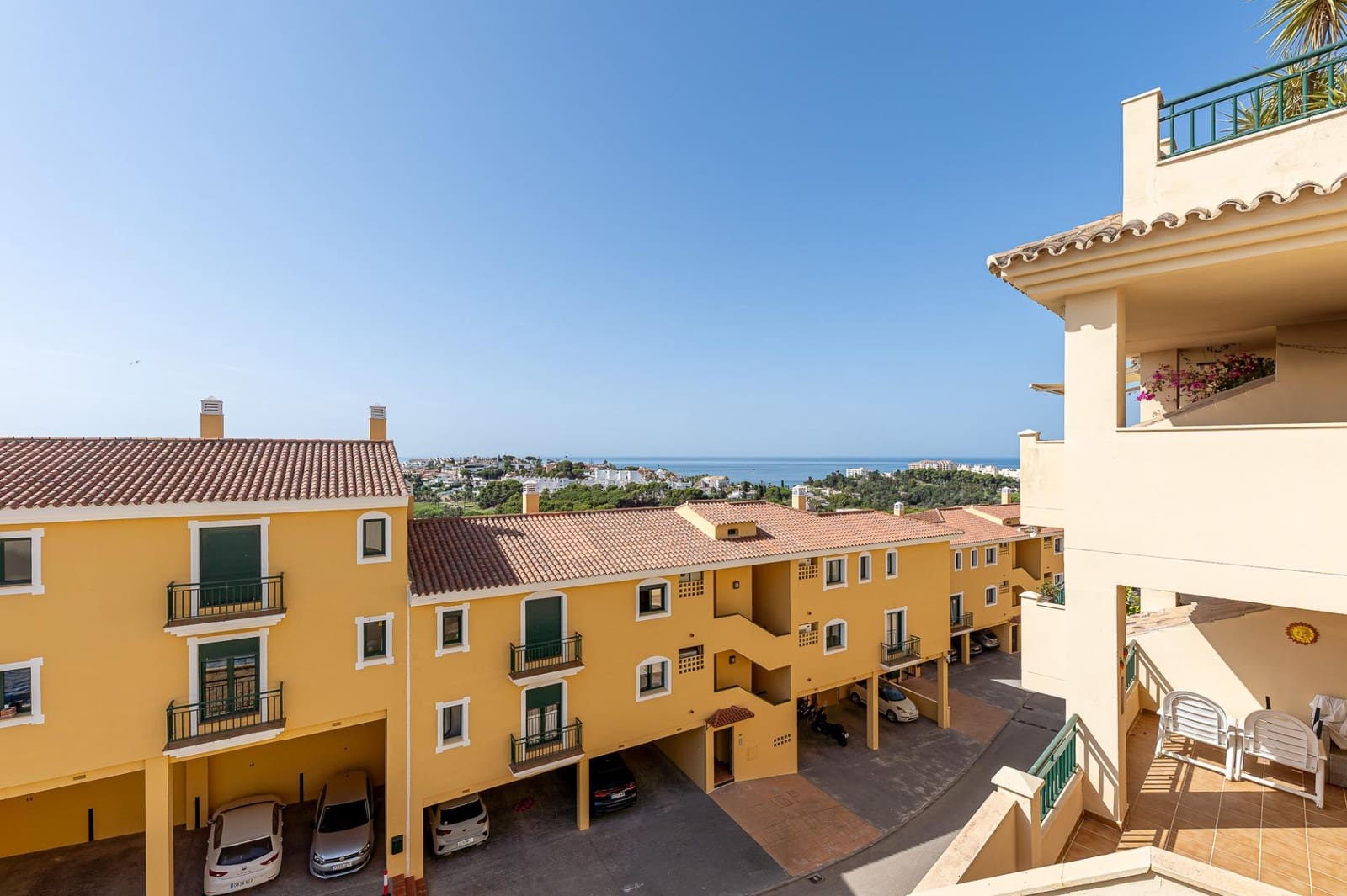 2 soverom Leilighet til salgs i Torrequebrada med svømmebasseng - € 389 000 (Ref: 9998837)