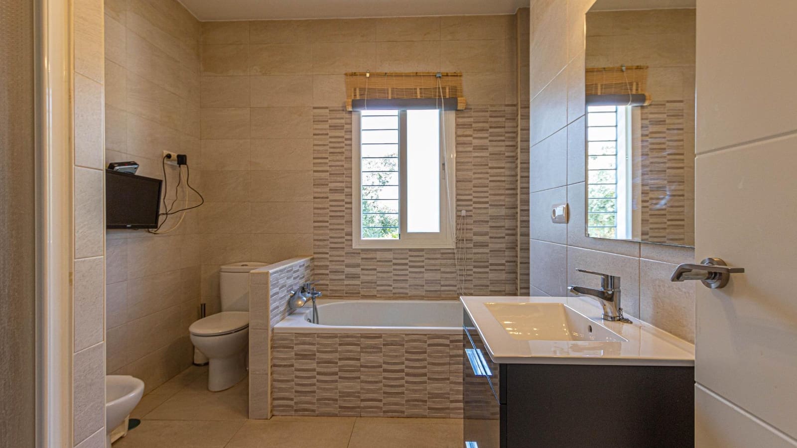 4 Zimmer Villa zu verkaufen in Pinos de Alhaurin mit Pool - 625.000 € (Ref: 9999640)