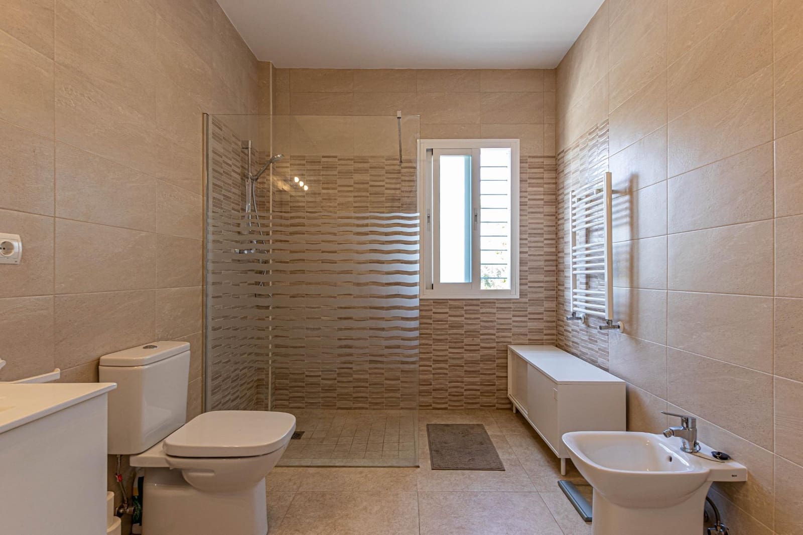 4 Zimmer Villa zu verkaufen in Pinos de Alhaurin mit Pool - 625.000 € (Ref: 9999640)