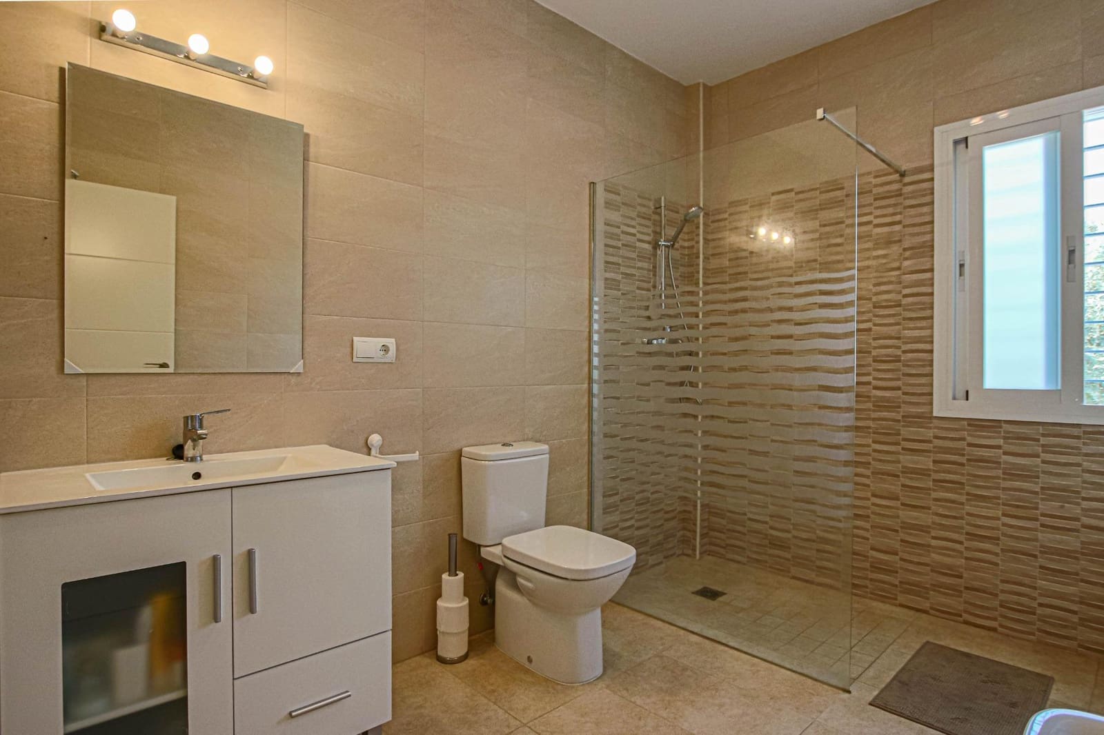 4 Zimmer Villa zu verkaufen in Pinos de Alhaurin mit Pool - 625.000 € (Ref: 9999640)