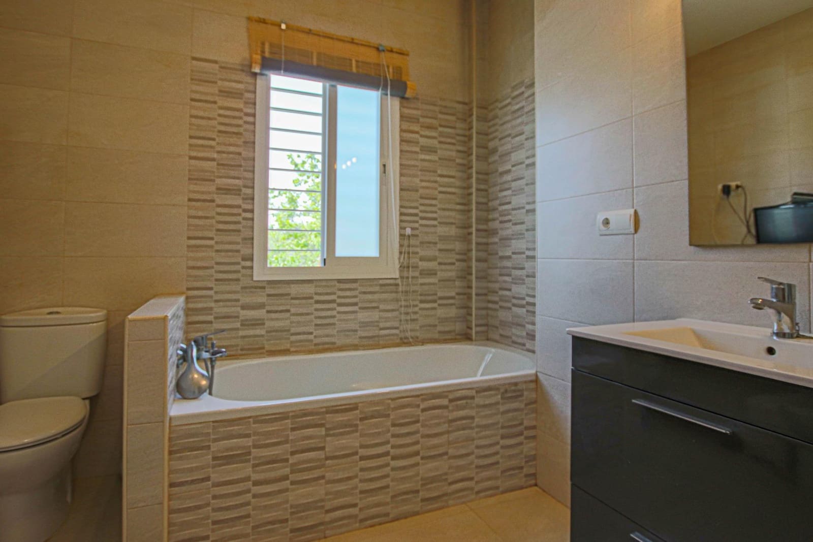 4 Zimmer Villa zu verkaufen in Pinos de Alhaurin mit Pool - 625.000 € (Ref: 9999640)