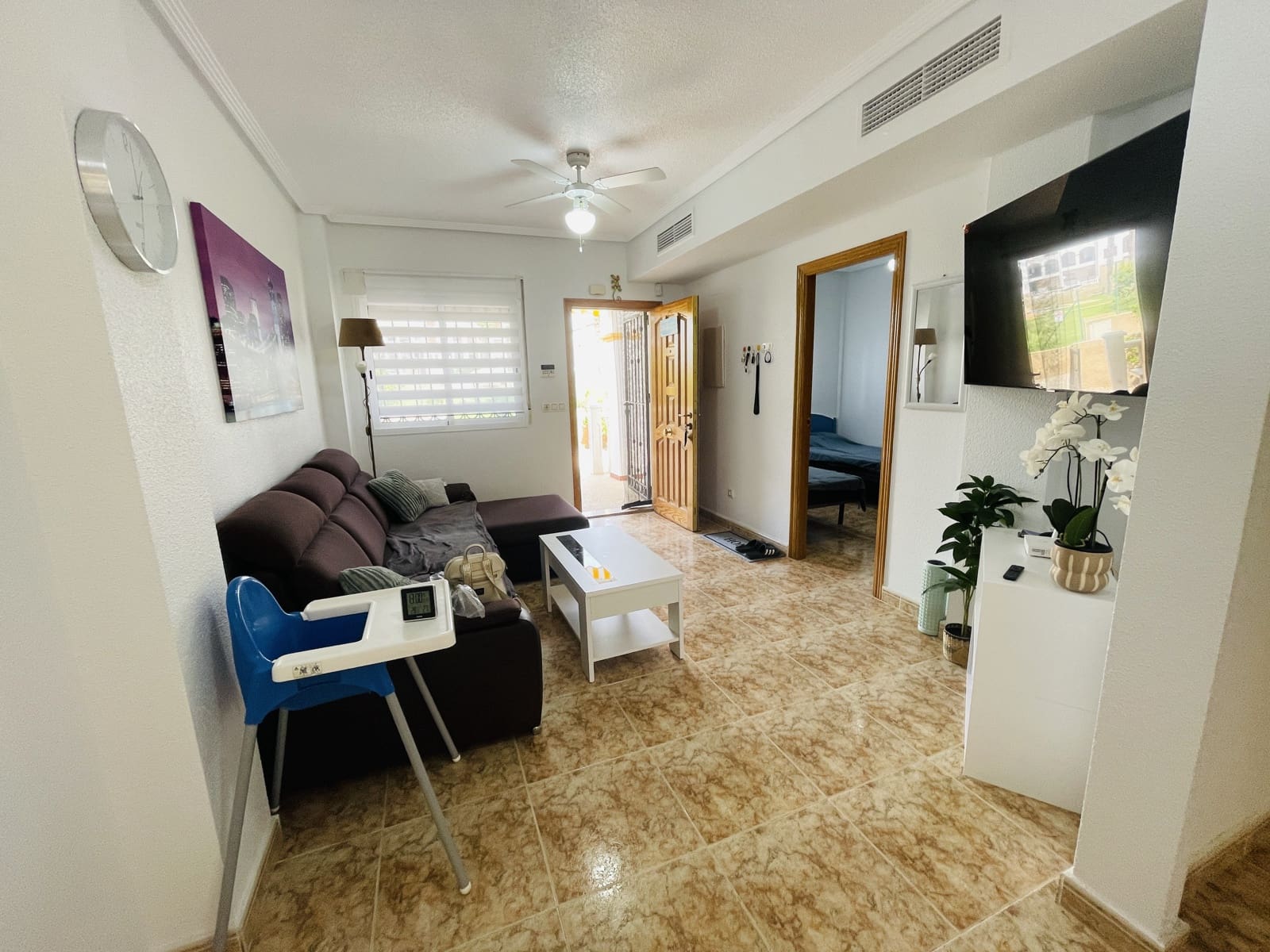 2 makuuhuone Rivitalo myytävänä paikassa Orihuela Costa mukana uima-altaan 
autotalli - 199 900 € (Ref: 9748209)