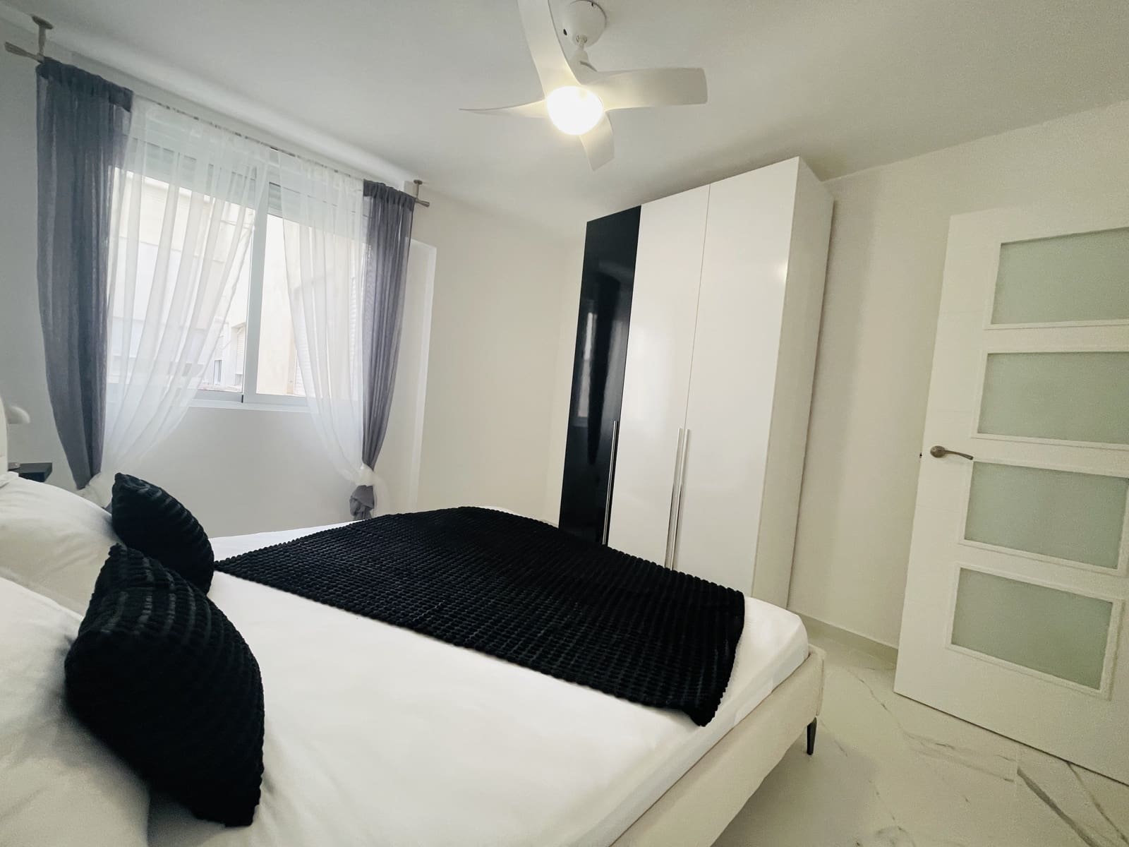 3 bedroom Apartment for sale in Torrevieja with garage - € 278,000 (Ref: 9748410)