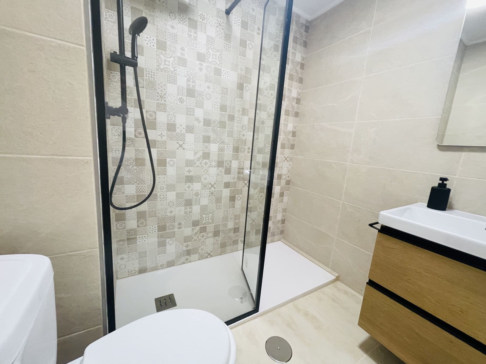 3 bedroom Apartment for sale in Torrevieja with garage - € 278,000 (Ref: 9748410)