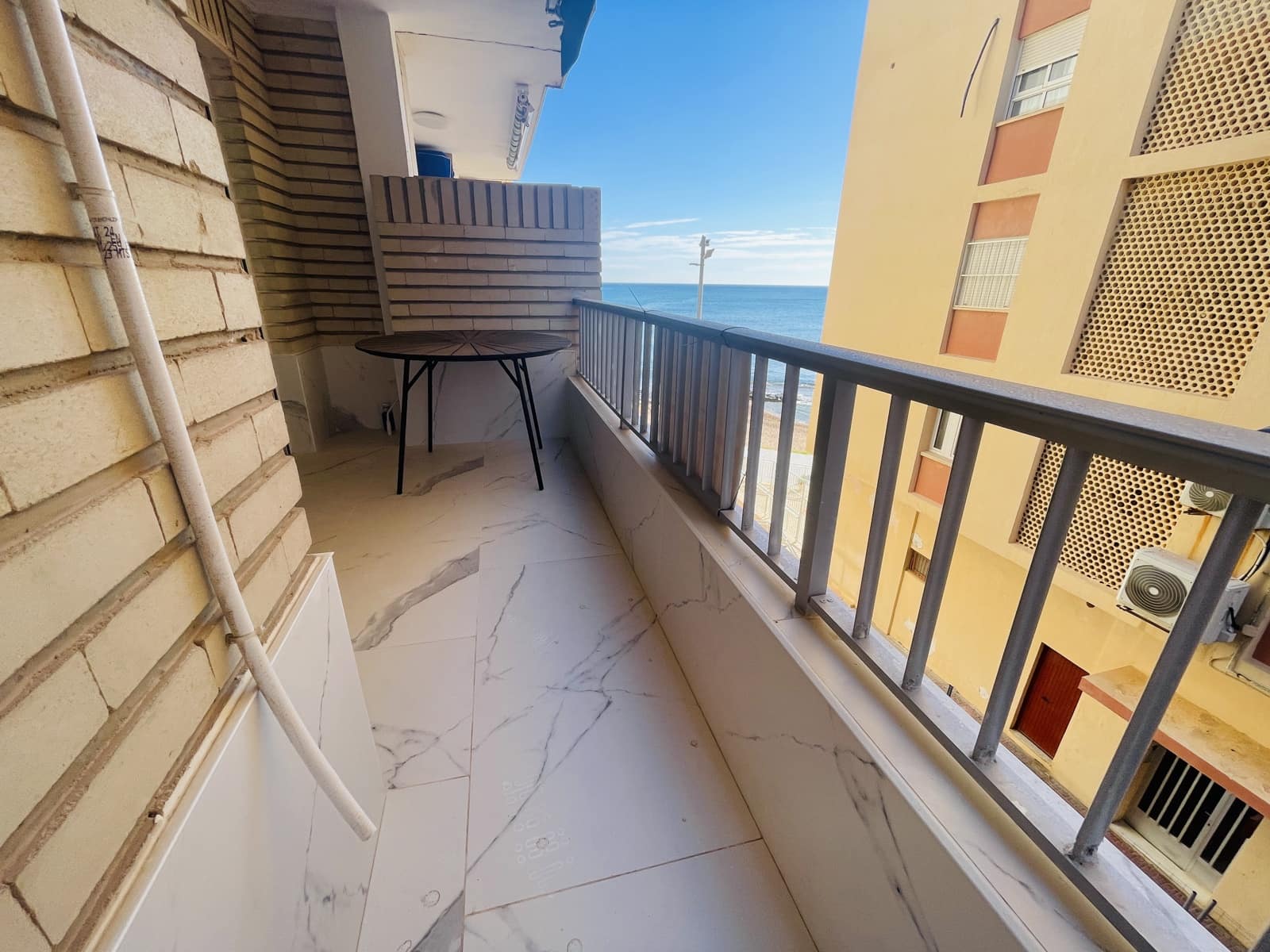 3 bedroom Apartment for sale in Torrevieja with garage - € 278,000 (Ref: 9748410)