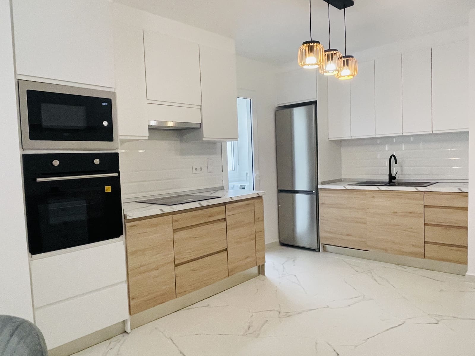 3 bedroom Apartment for sale in Torrevieja with garage - € 278,000 (Ref: 9748410)