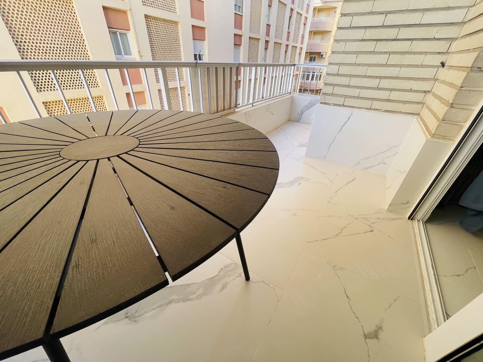 3 bedroom Apartment for sale in Torrevieja with garage - € 278,000 (Ref: 9748410)