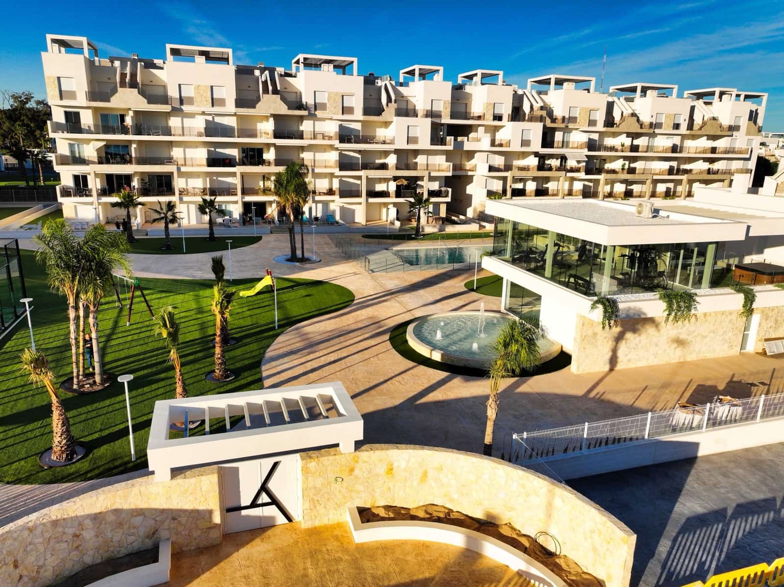 2 slaapkamer Appartement te huur in El Raso met zwembad garage - € 2.200 (Ref: 9756410)