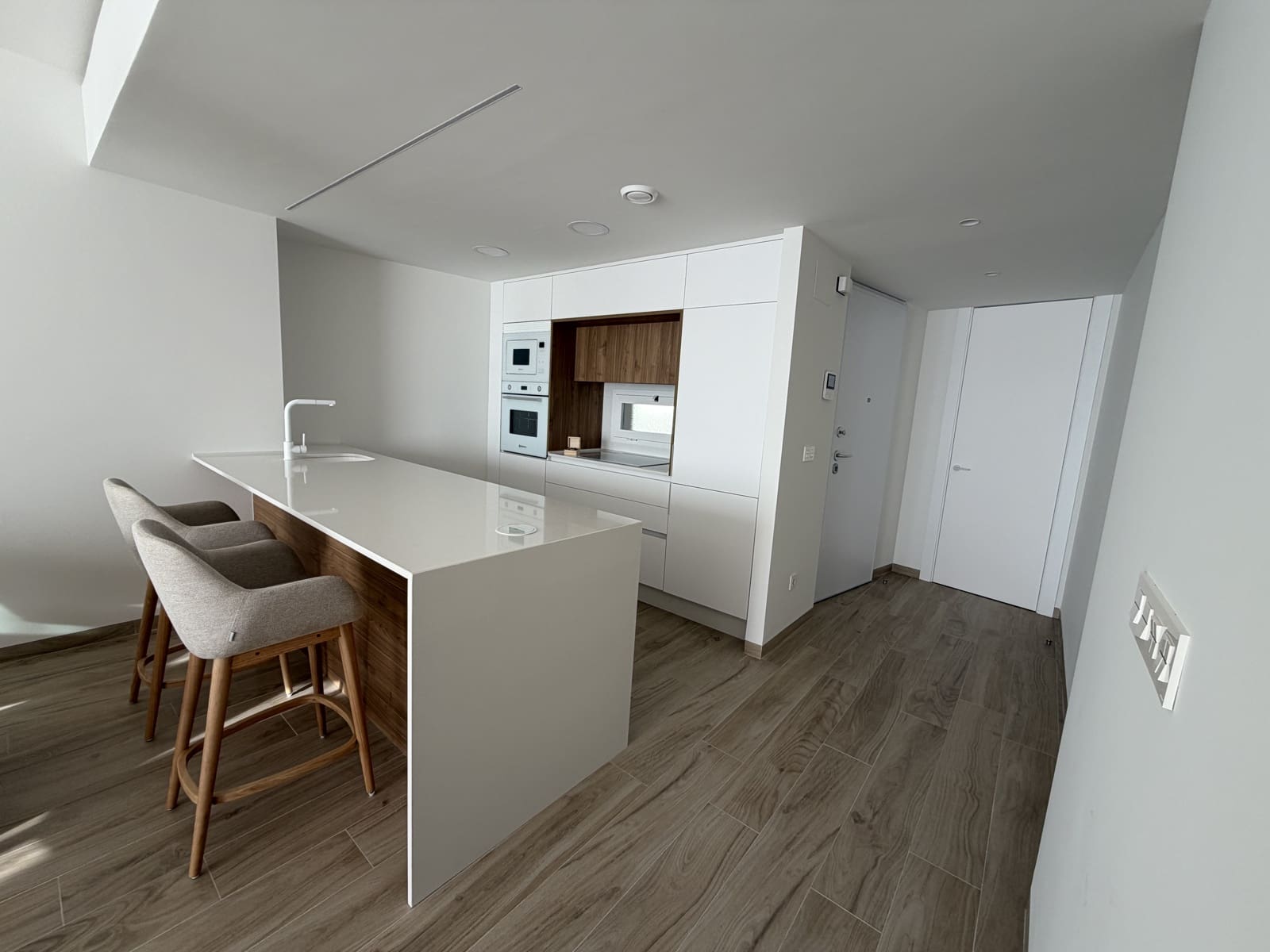 2 slaapkamer Appartement te huur in El Raso met zwembad garage - € 2.200 (Ref: 9756410)