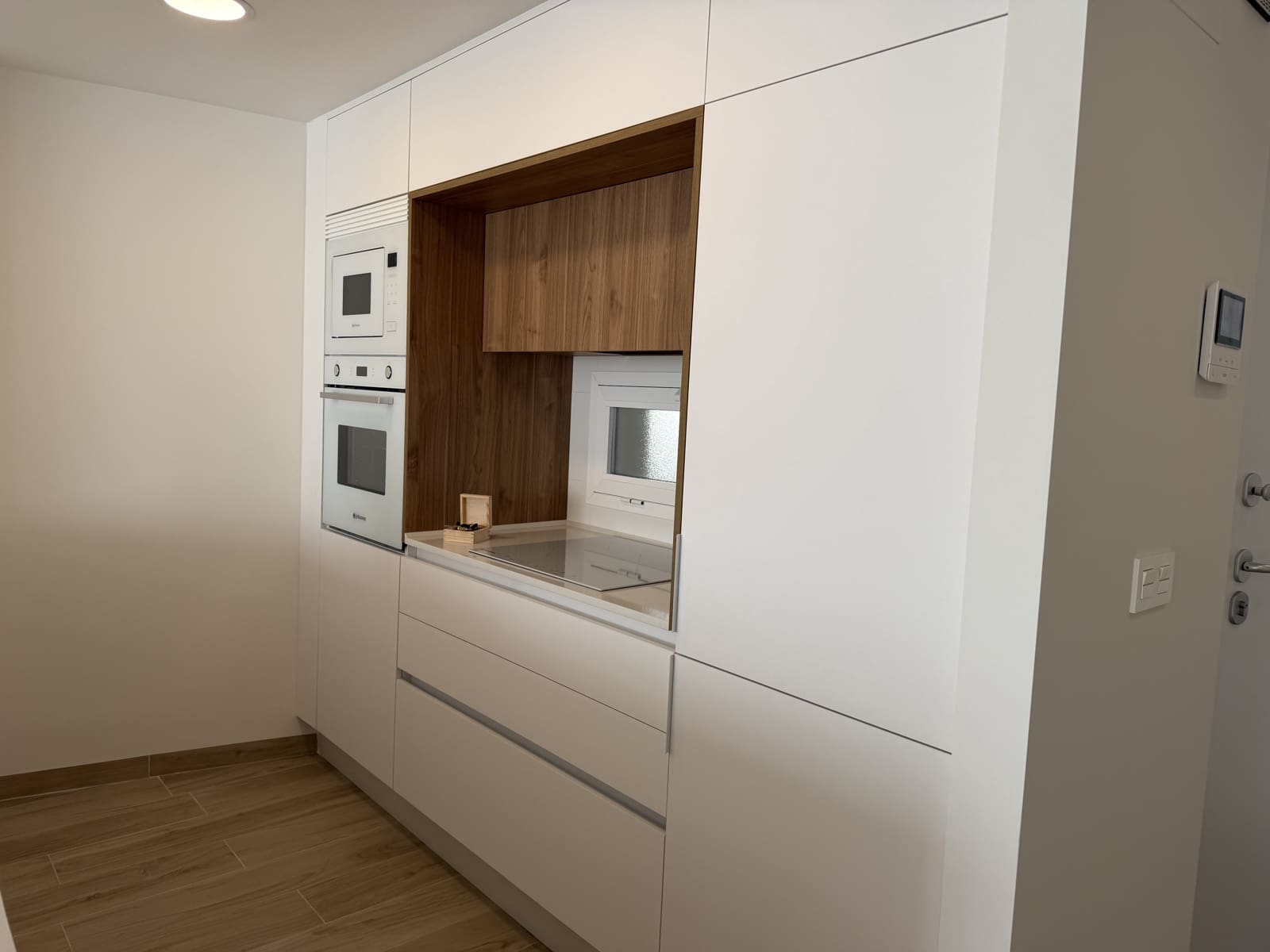 2 slaapkamer Appartement te huur in El Raso met zwembad garage - € 2.200 (Ref: 9756410)