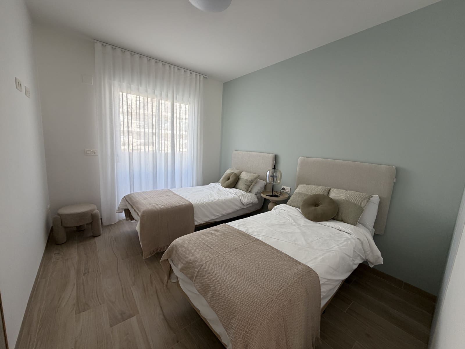 2 slaapkamer Appartement te huur in El Raso met zwembad garage - € 2.200 (Ref: 9756410)