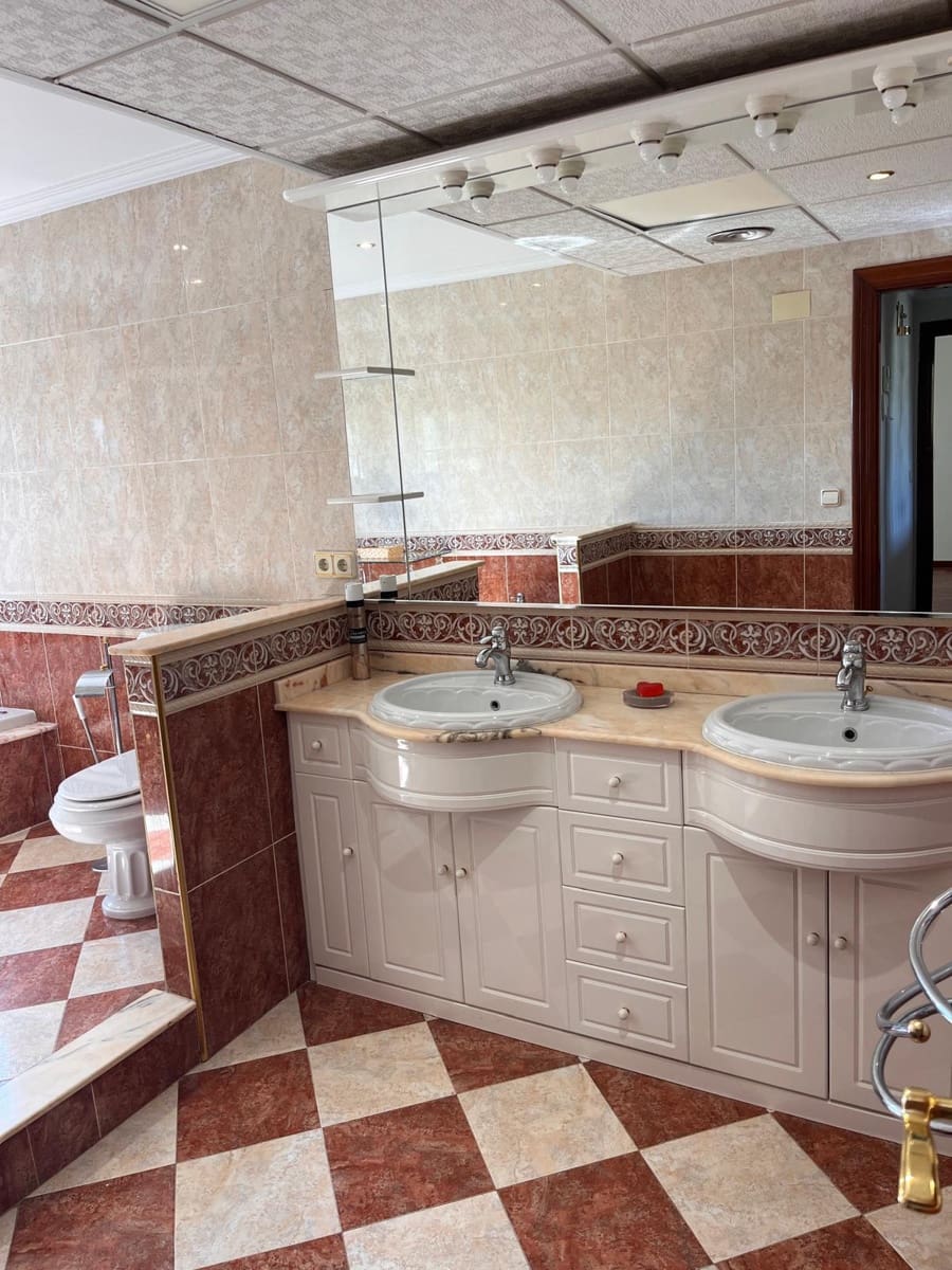 4 slaapkamer Huis te koop in Benidorm met zwembad garage - € 995.000 (Ref: 9756757)