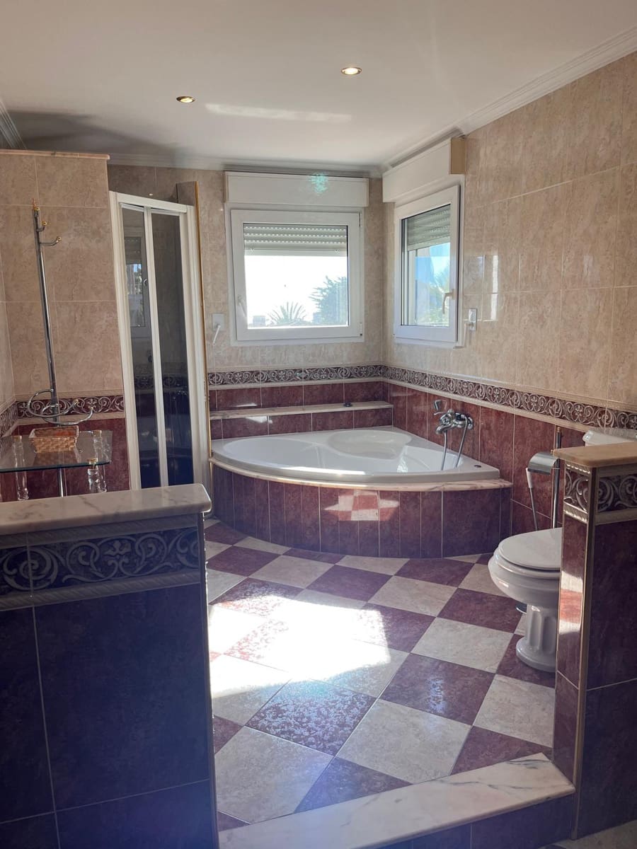 4 slaapkamer Huis te koop in Benidorm met zwembad garage - € 995.000 (Ref: 9756757)