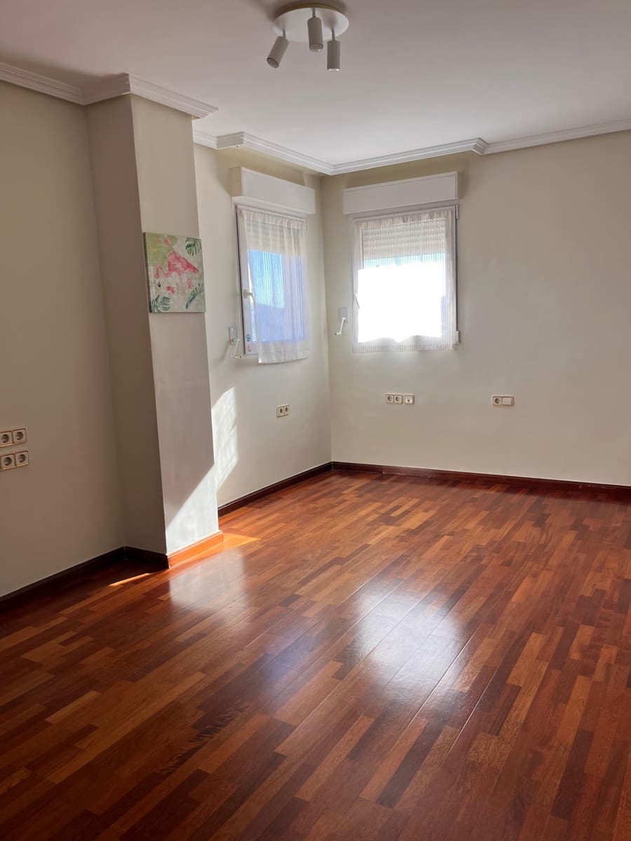 4 slaapkamer Huis te koop in Benidorm met zwembad garage - € 995.000 (Ref: 9756757)