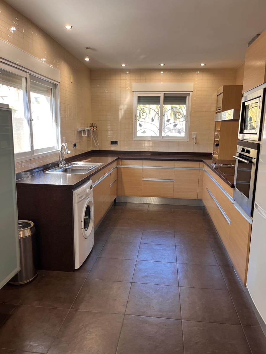 4 slaapkamer Huis te koop in Benidorm met zwembad garage - € 995.000 (Ref: 9756757)