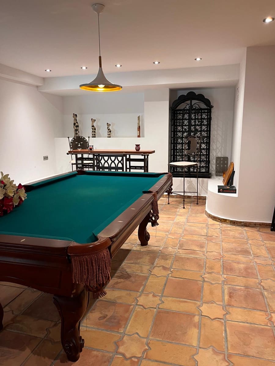 4 slaapkamer Huis te koop in Benidorm met zwembad garage - € 995.000 (Ref: 9756757)