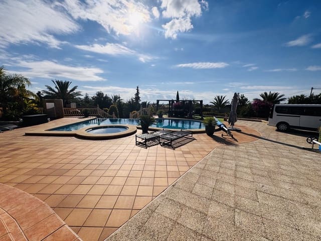 4 soverom Hus til salgs i Crevillente / Crevillent med svømmebasseng garasje - € 590 000 (Ref: 9757541)